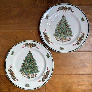 Johnson Brothers Set of 2 pcs Victorian Christmas Three Dinner Plates